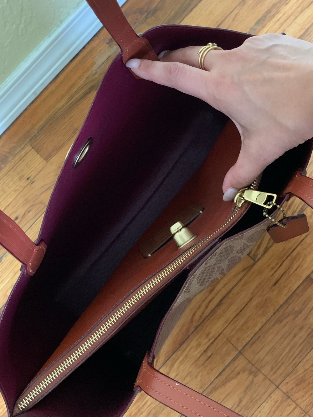 COACH Willow Tote In Signature Canvas - Picture 6 of 7